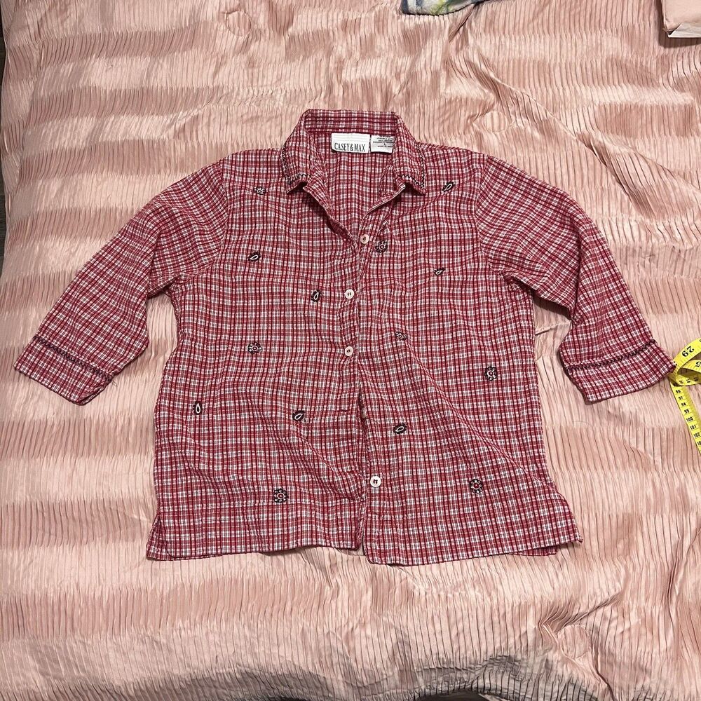 Casey & Max Red and White Plaid button-down shirt 3/4 sleeves Floral Embroidery